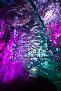 Tropfsteinhöhle mit Multimedia-Technologie ausgestattet - 13