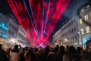 Spectacle laser du Nouvel An dans la ville de Constance, en Allemagne Spectacle laser du Nouvel An dans la ville de Constance, en Allemagne - 8