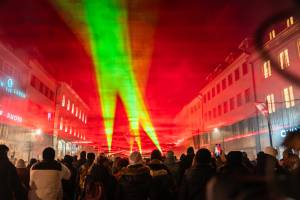 Spectacle laser du Nouvel An dans la ville de Constance, en Allemagne Spectacle laser du Nouvel An dans la ville de Constance, en Allemagne - 13