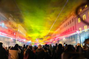 Spectacle laser du Nouvel An dans la ville de Constance, en Allemagne Spectacle laser du Nouvel An dans la ville de Constance, en Allemagne - 14