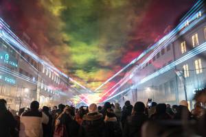 Spectacle laser du Nouvel An dans la ville de Constance, en Allemagne Spectacle laser du Nouvel An dans la ville de Constance, en Allemagne - 15