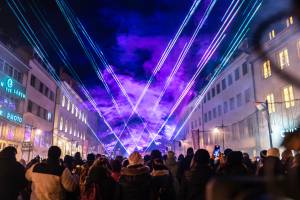 Spectacle laser du Nouvel An dans la ville de Constance, en Allemagne Spectacle laser du Nouvel An dans la ville de Constance, en Allemagne - 16