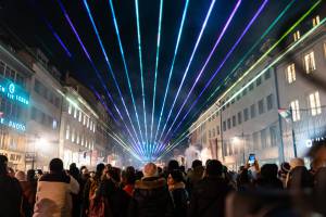 Spectacle laser du Nouvel An dans la ville de Constance, en Allemagne Spectacle laser du Nouvel An dans la ville de Constance, en Allemagne - 11